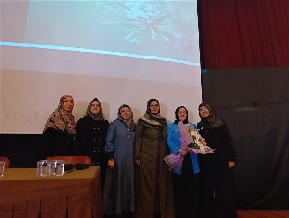 Dr. Asude Coşkunsever’den “Modern Dünyada Ailenin Dönüşümü” Konferansı