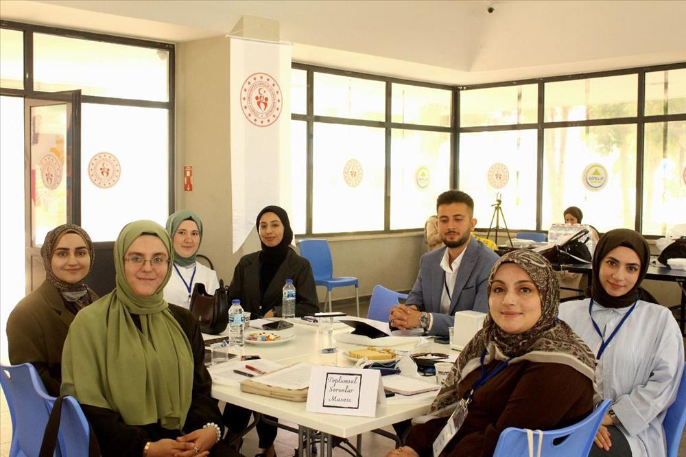 Öğrencimiz Ela Karaaslan II. İlahiyat Öğrencileri Kongresi’ne Katıldı